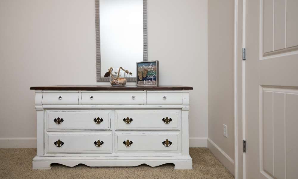 Dresser: Choose a dresser that suits your style and needs.