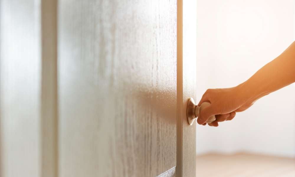 How To Unlock The Bedroom Door Without Key