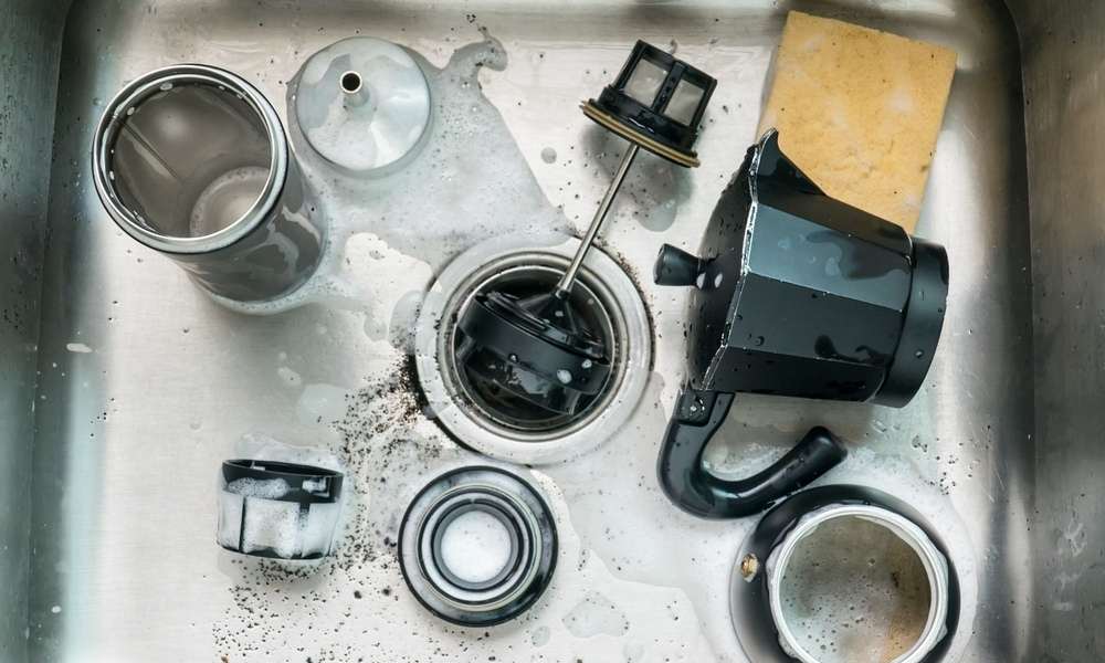 How to Disassemble a Groom's Coffee Maker For Cleaning