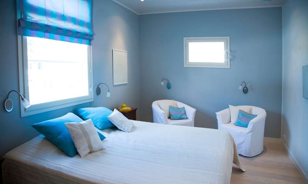 What is a gray and blue bedroom?
