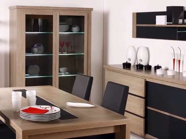 Decorate The Dining Table With Matching Color Shelves