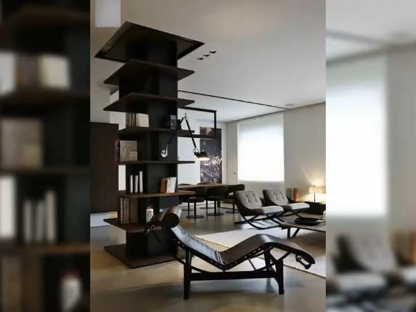 Stylish Rack in Living Room Pillar