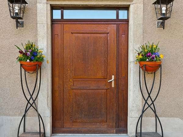 Tips For Keeping The Bedroom Door Tidy