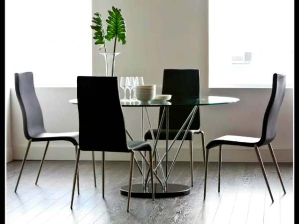 Top Dining Table With Stylish Chairs