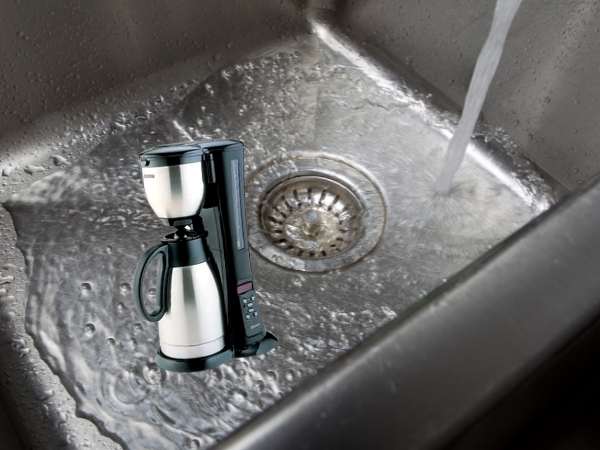 Wash The Coffee Maker With Clean Water