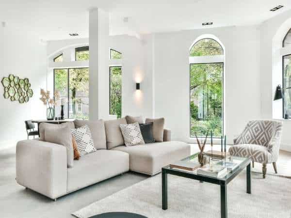 Tips For Arranging Columns in The Living Room