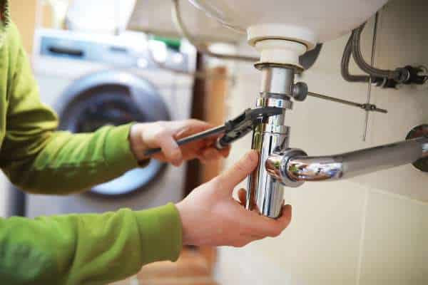  Inspecting the New Faucet Compatibility