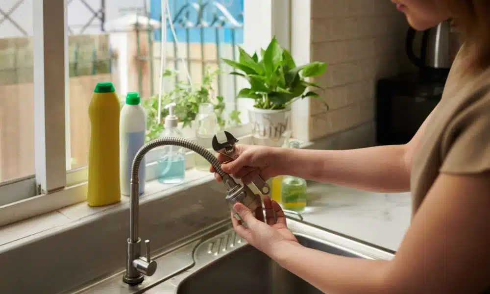 how to remove kitchen faucet nut