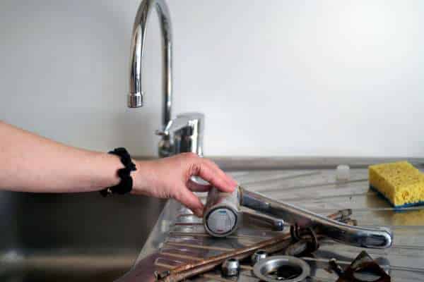 Replace a Kitchen Faucet With a Single Handle